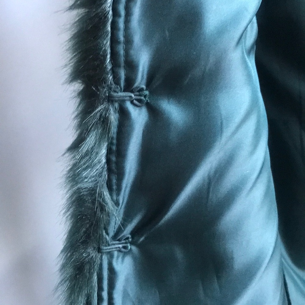TOPSHOP FAUX GREEN VEST - Picture 4 of 5